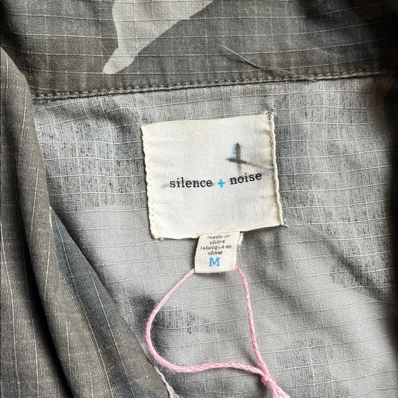 Silence + Noise Embroidered Camo Biker Vest Sleeveless Zip M - Picture 7 of 7